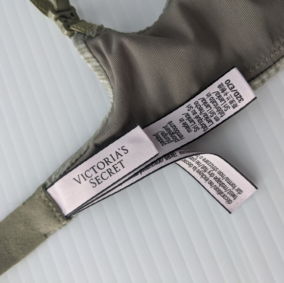 Victoria's Secret Convertible Padded Plunge Push Up Bra - 32 D - Picture 4 of 7